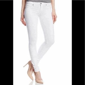 NWT Denimocracy white skinny jeans. Size 32.
